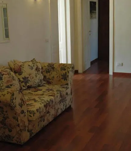 T&v House